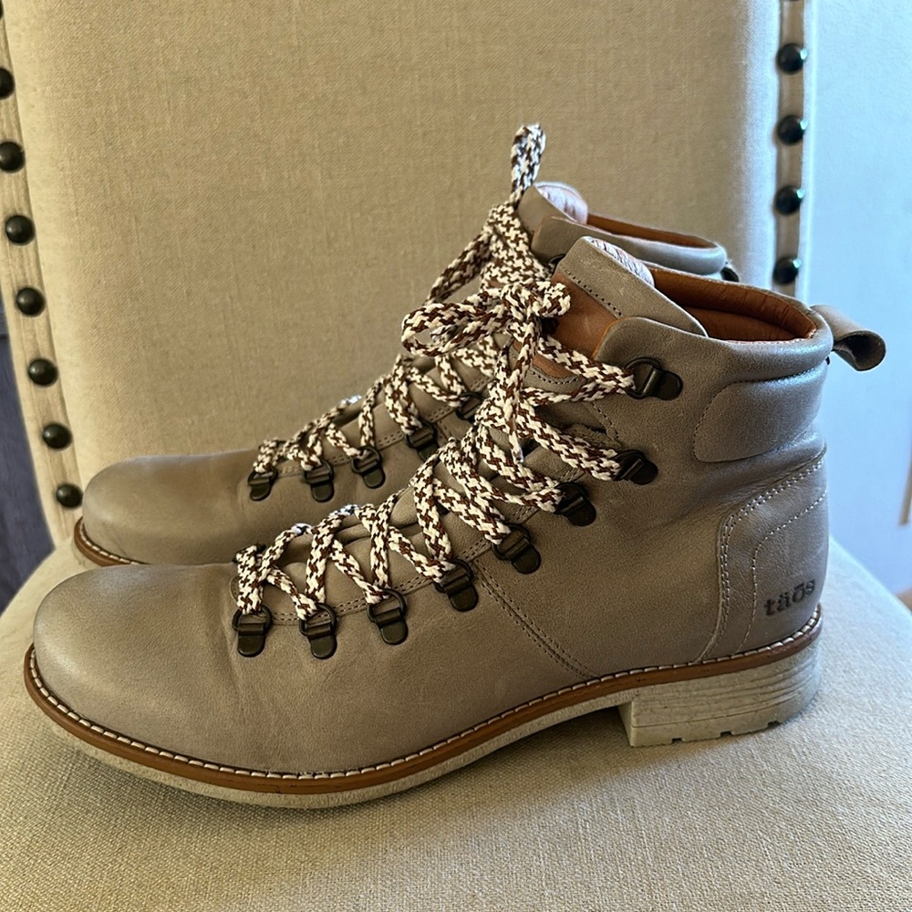 Taos Footwear Taupe Hiking-Style Leather Boots with Two-Tone Laces